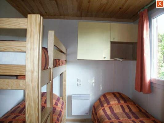 Hotel Camping Les Lacs De Courtes Estang Exterior foto