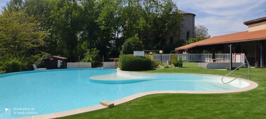 Hotel Camping Les Lacs De Courtes Estang Exterior foto